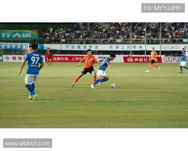 南京足球队整体压制战术解析与实战应用探讨