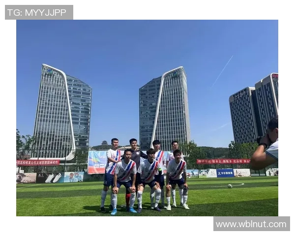 足球明星云集时代的辉煌与挑战:重塑全球足球格局的力量与机遇 足球明星云集时代的辉煌与挑战:重塑全球足球格局的力量与机遇