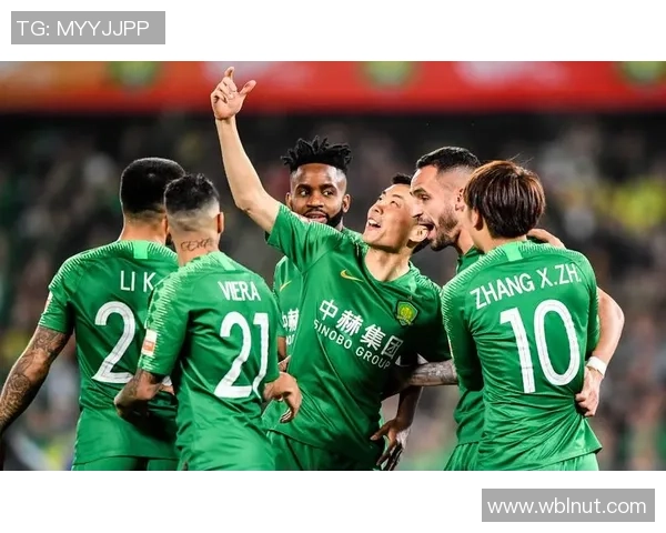 上海羽毛球队以85分稳居精英赛积分榜首位展现强劲实力 上海羽毛球队以85分稳居精英赛积分榜首位展现强劲实力