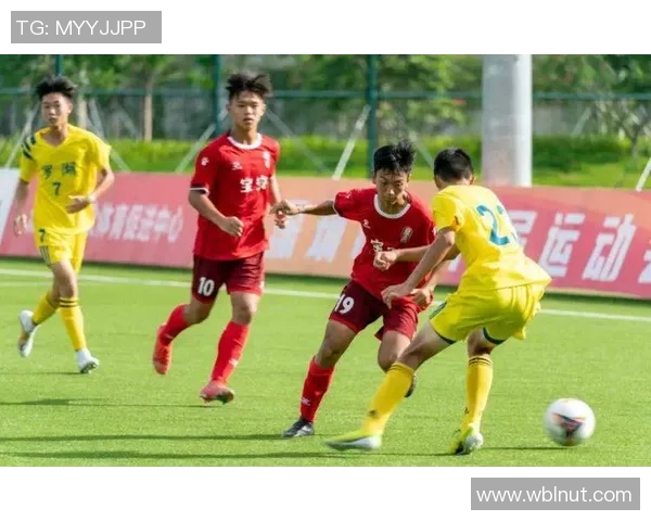 深圳足球队以75分领跑锦标赛积分榜展现强劲实力与夺冠希望