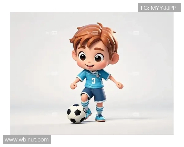 足球明星Q版画作展现球场魅力与个性化风采的艺术之旅